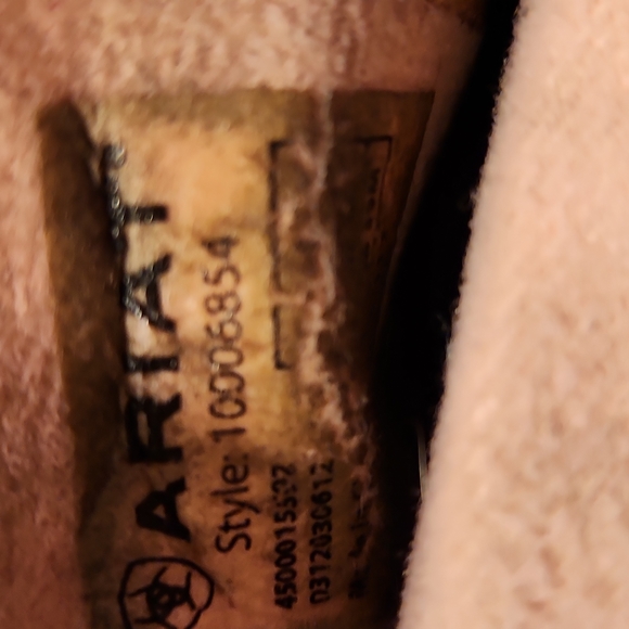 ARIAT ROUND TOE CAMO BOOT - Picture 11 of 14